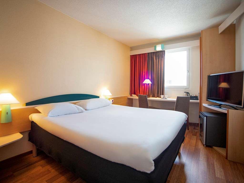 Отель Ibis Фрибур Номер фото