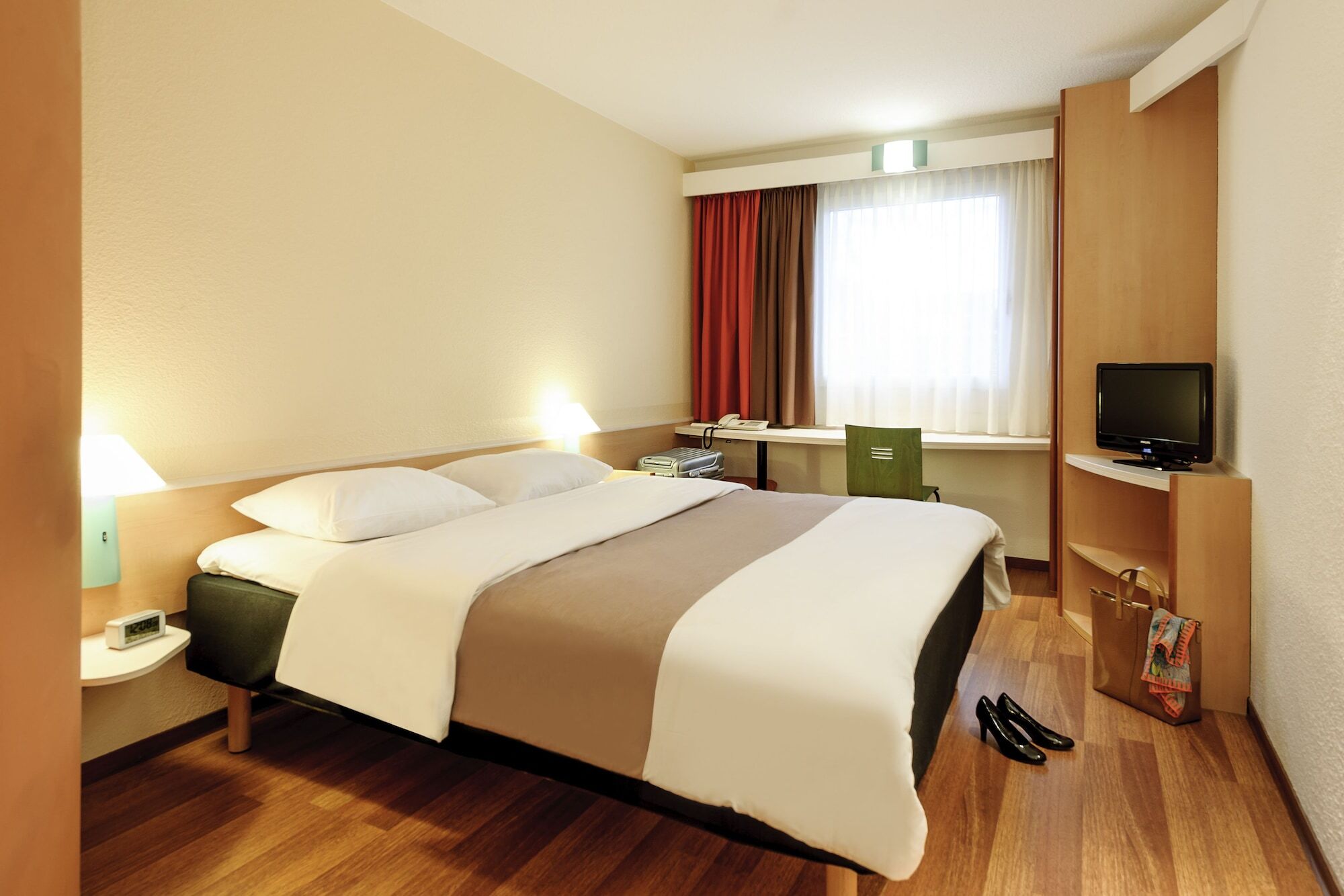 Отель Ibis Фрибур Экстерьер фото